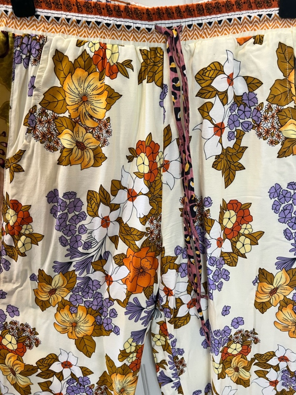 Aratta Floral Wide-Leg Lounge Pants with Sheer Velvet Side Panel - Picture 4 of 5